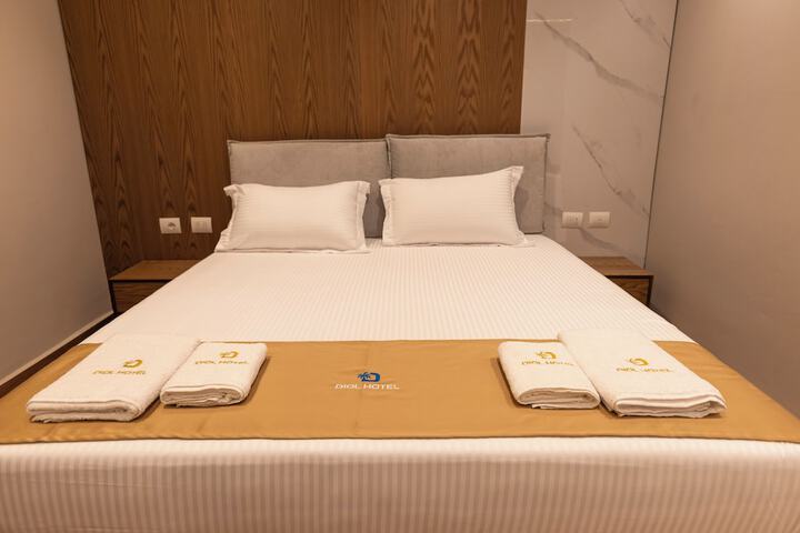 Room 9 of 95