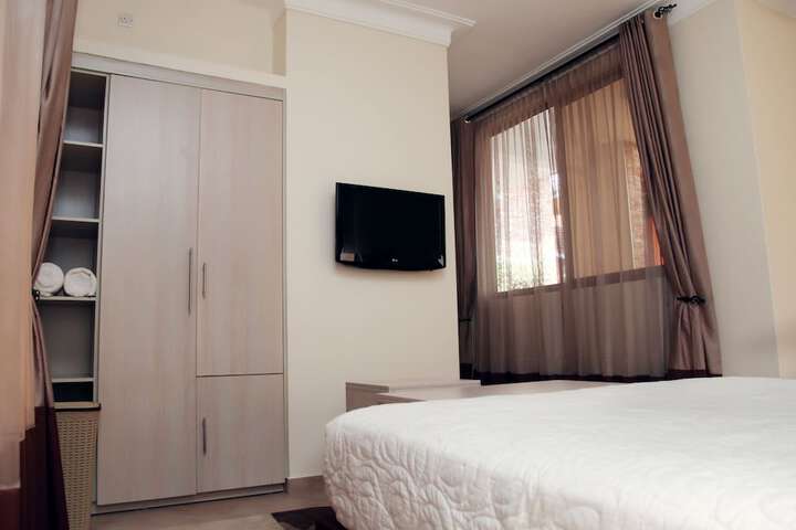 Room 7 of 130