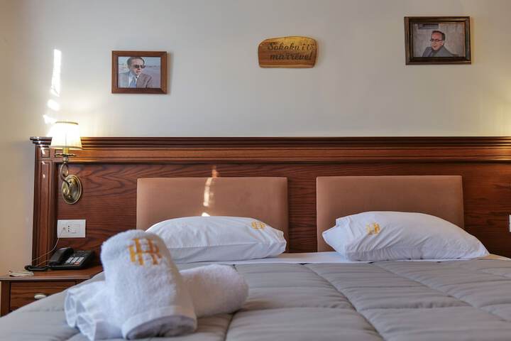 Room 42 of 62