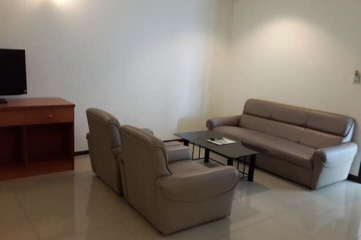Room 44 of 90