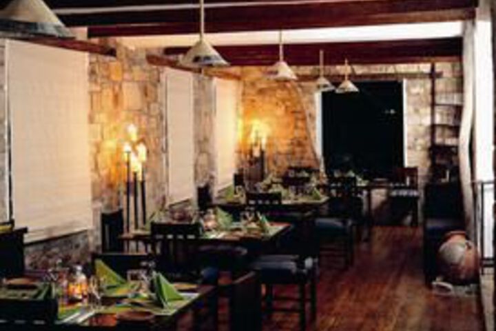 Dining 5 of 27