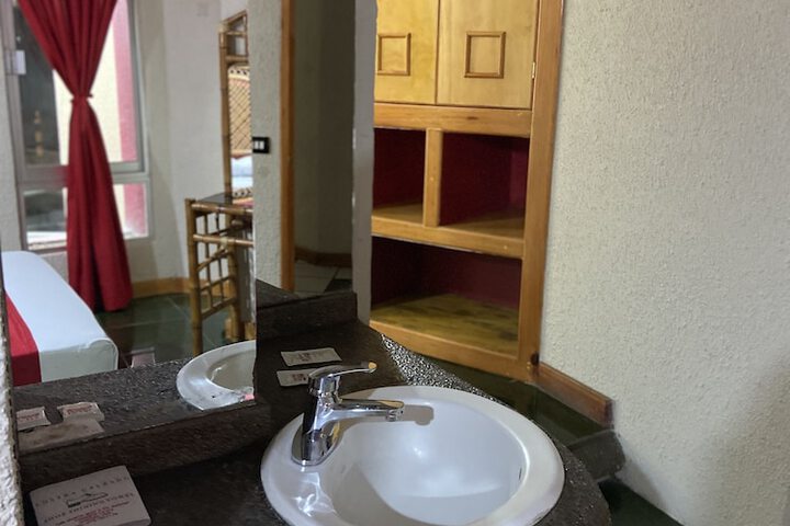 Room 20 of 29