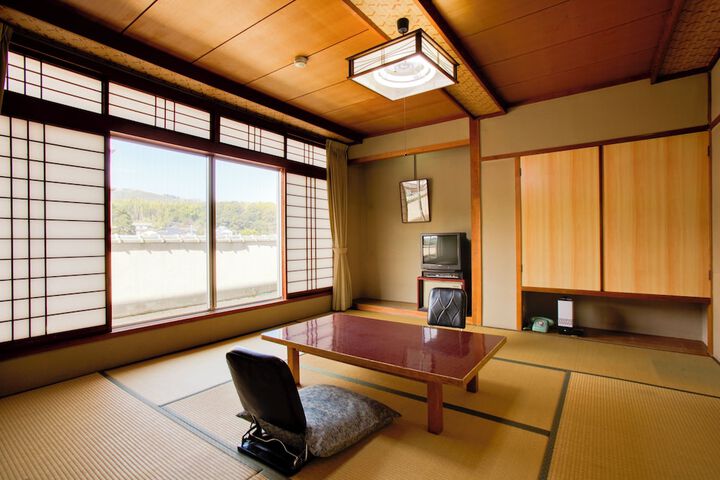 Room 5 of 22