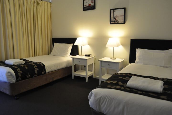 Room 7 of 42