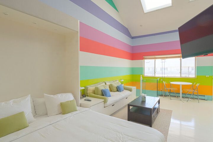 Room 9 of 152