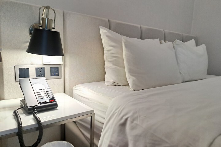 Room 18 of 52
