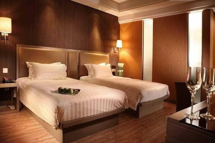 Room 3 of 8