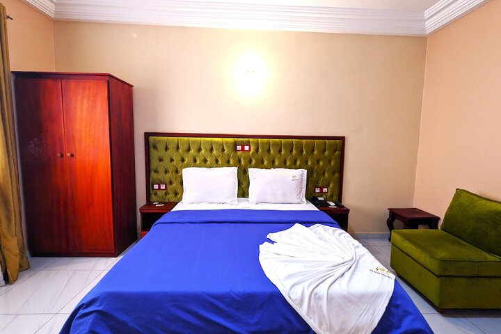 Room 8 of 46