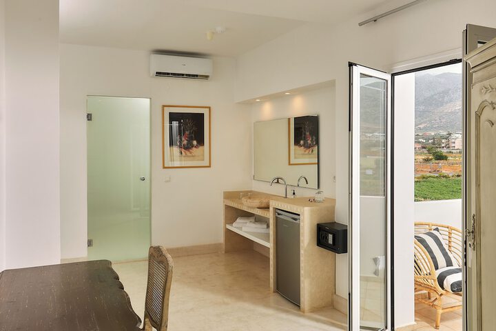 Room 40 of 142