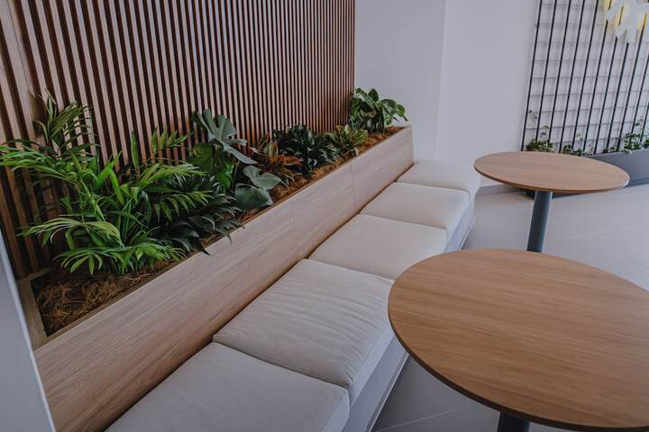 Business Center 89 of 95