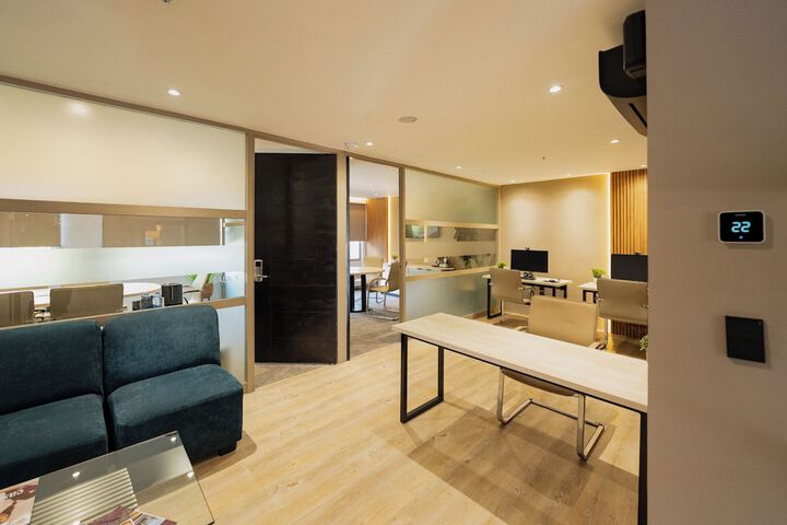 Business Center 93 of 117