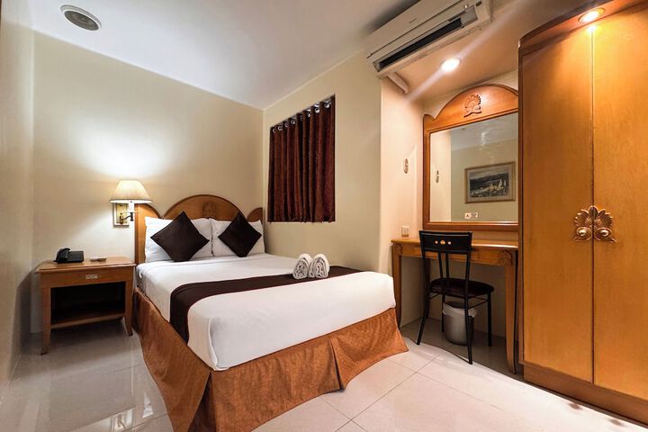 Room 4 of 29
