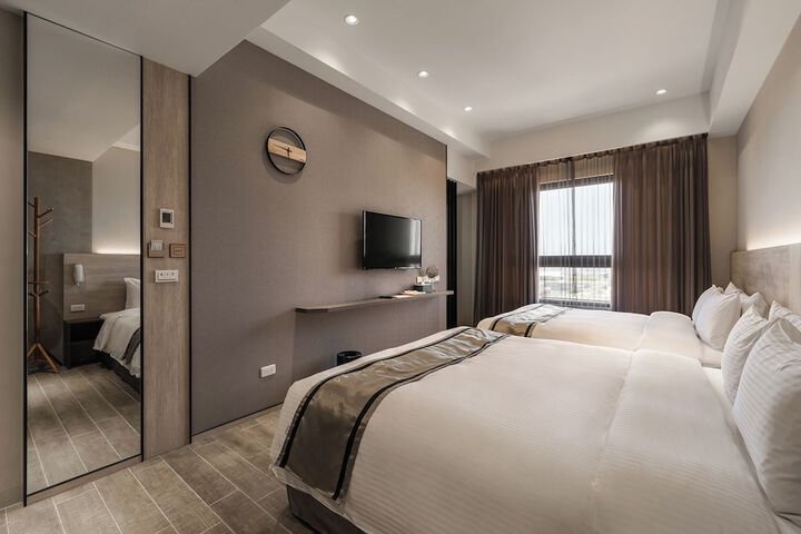 Room 14 of 36