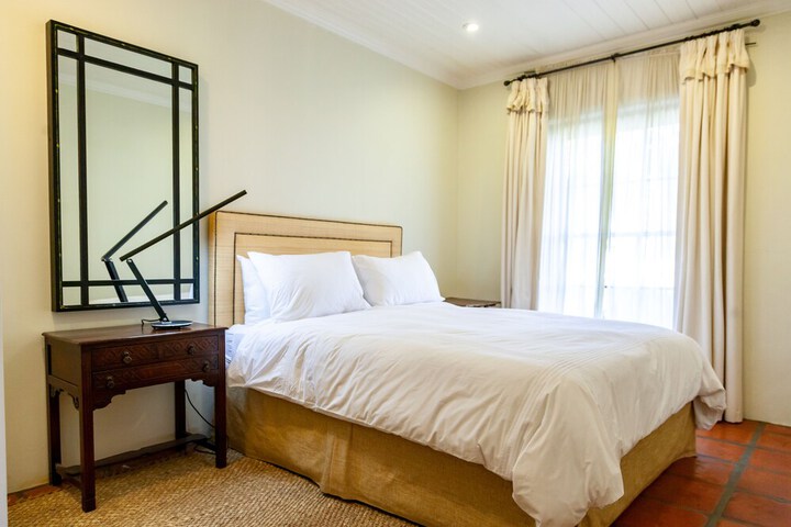 Room 7 of 32
