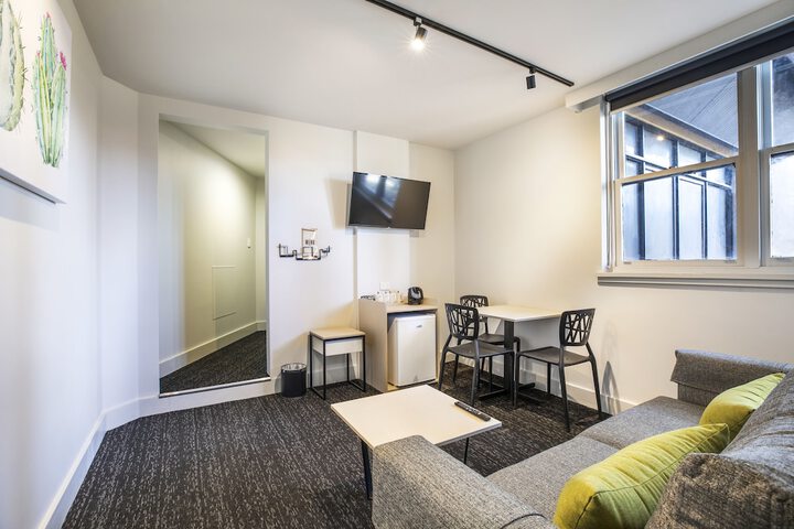 Room 20 of 39