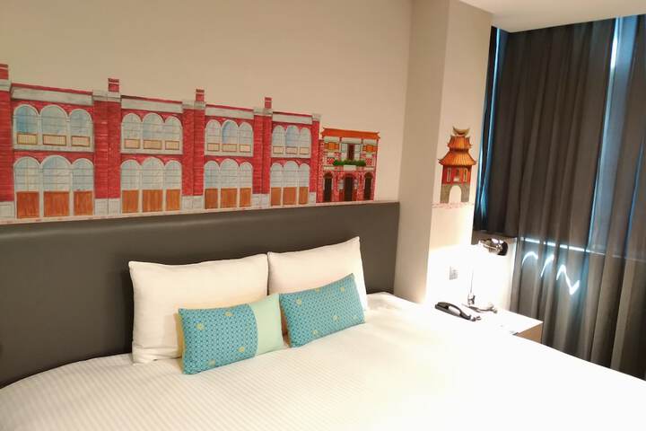 Room 28 of 92