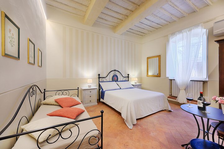 Room 9 of 29