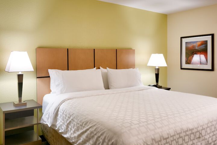 Studio Suite Queen Bed (13 of 14)