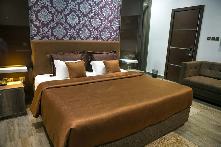 Room 2 of 11