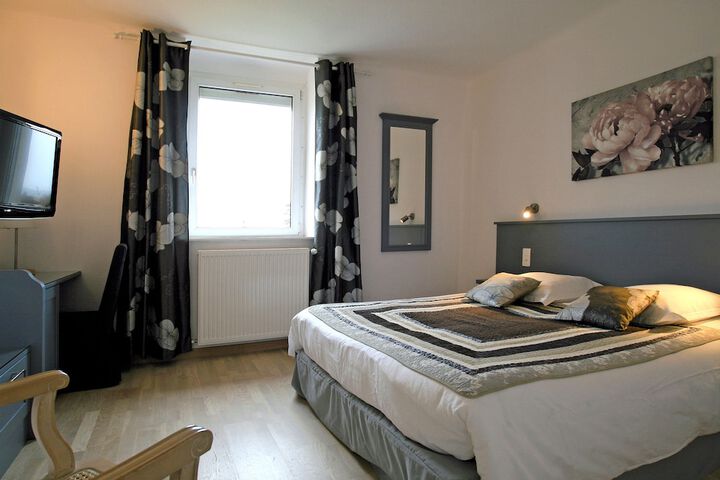 Room 8 of 38