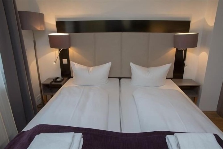 Room 15 of 46
