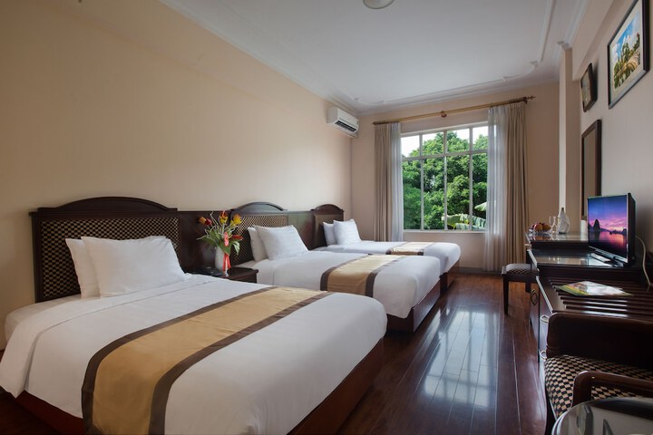 Room 14 of 22