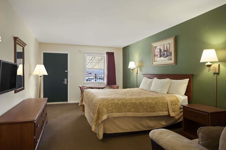 1 King Bed Mobility Accessible (15 of 15)
