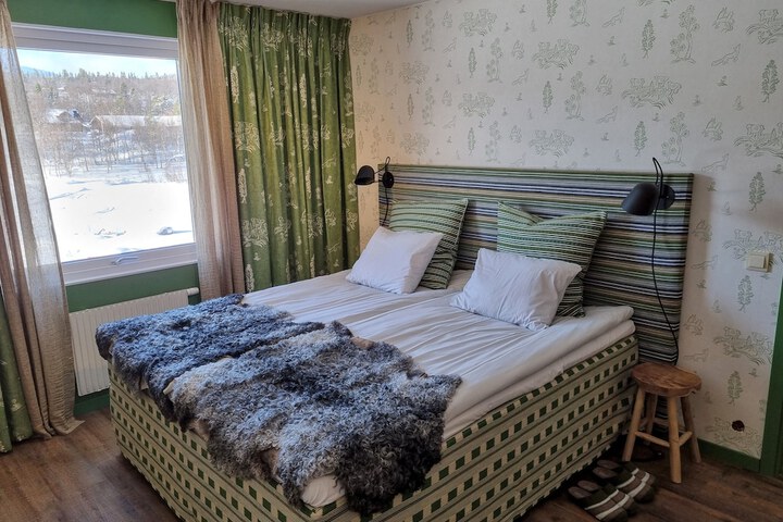 Room 16 of 80