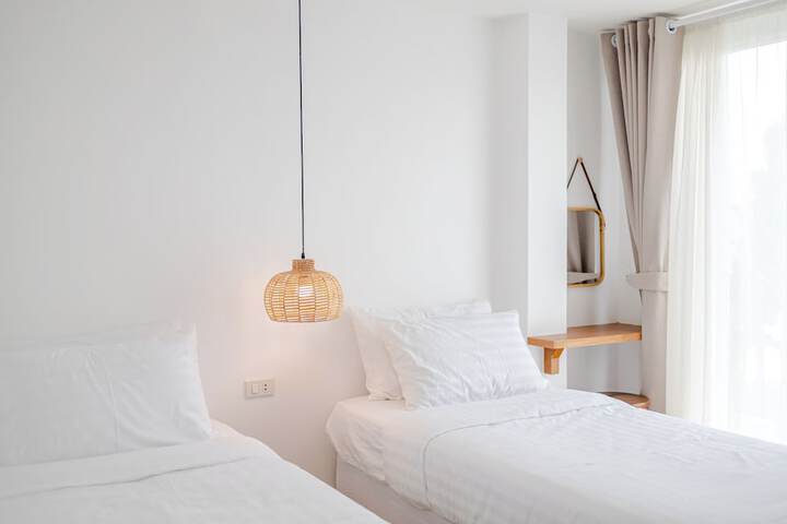Room 2 of 72