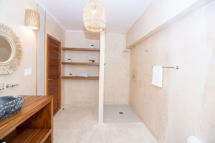 Room 73 of 125