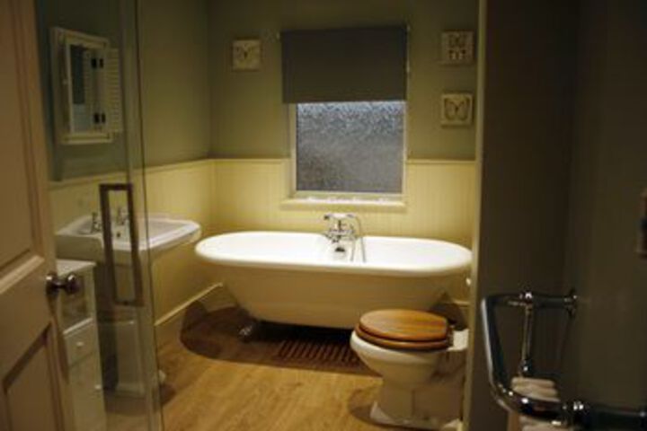 Room 3 of 16