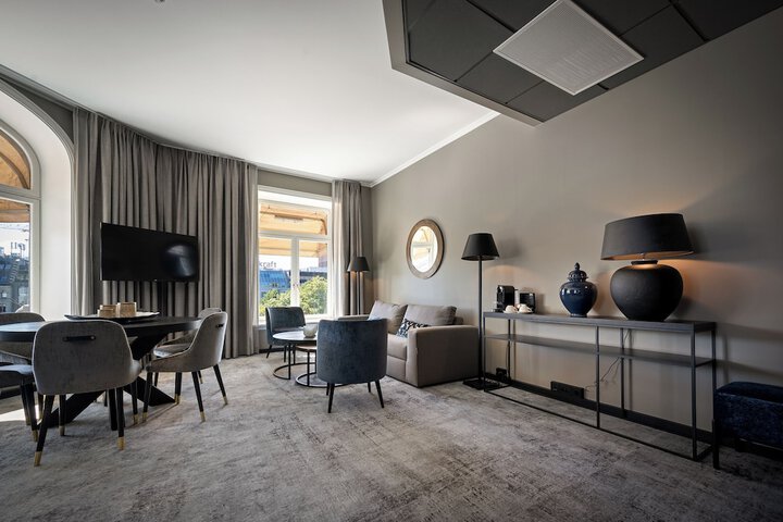 Room 65 of 87