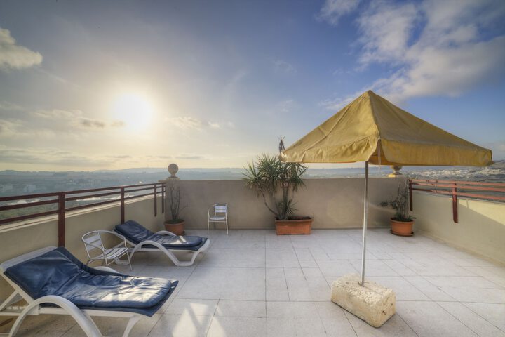 Sundeck 39 of 42