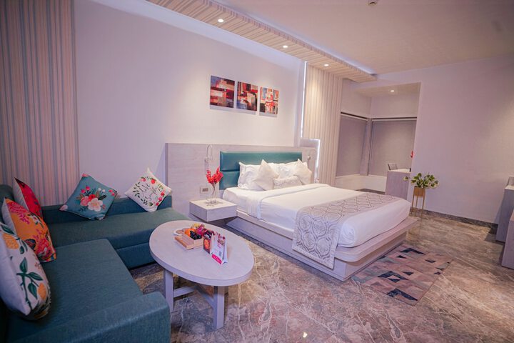 Room 5 of 48