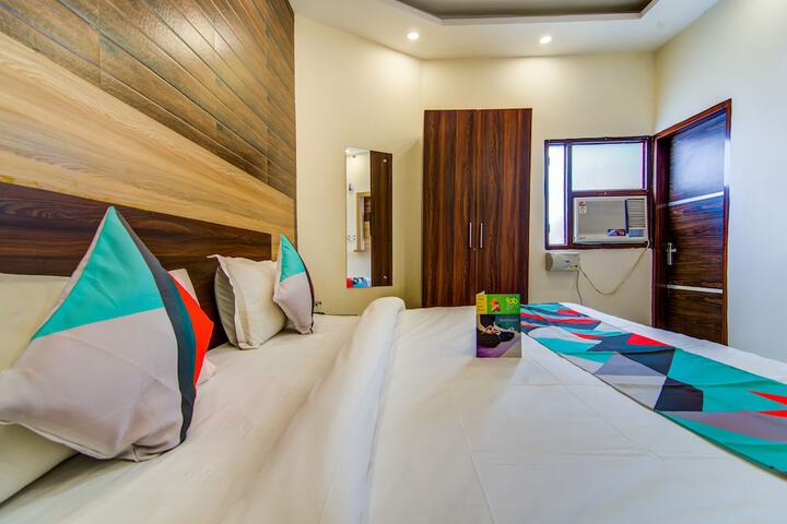 Room 8 of 20