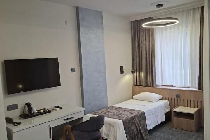 Room 6 of 55
