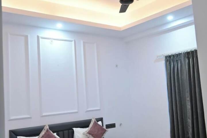 Room 5 of 39