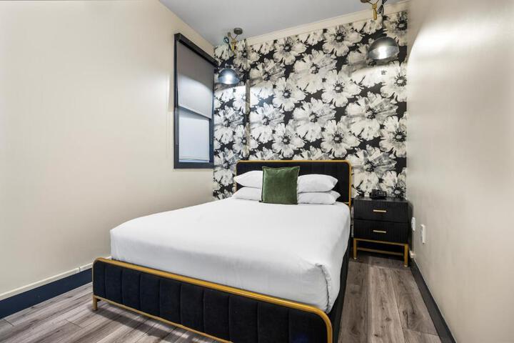 Standard Queen Bed Accessible (9 of 34)