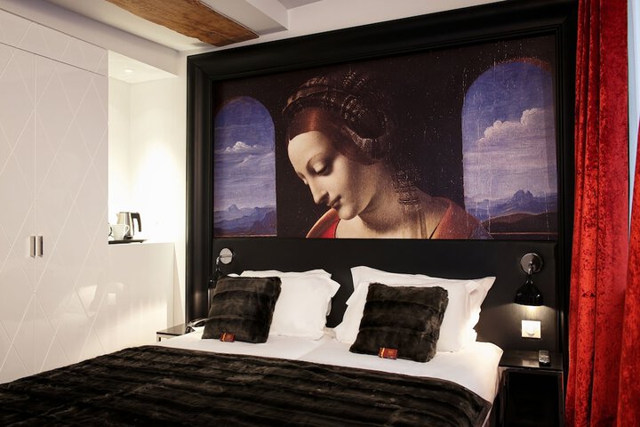 Room 6 of 38