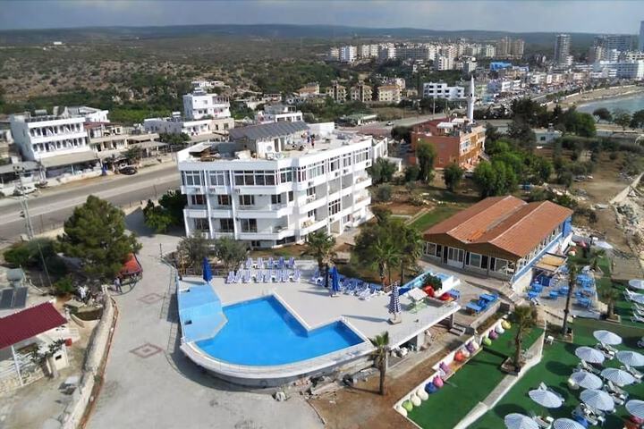 Veran Hotel Beach Club Restaurant