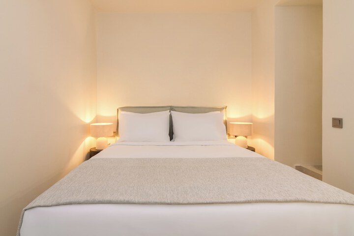 Room 5 of 90
