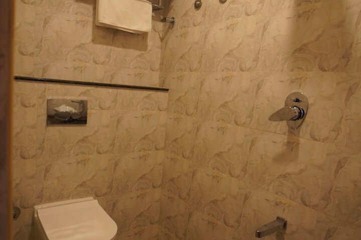 Room 21 of 31