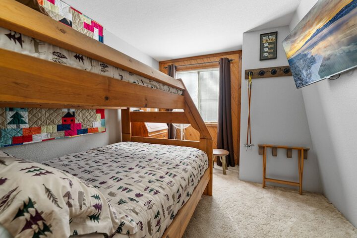 Room 6 of 19