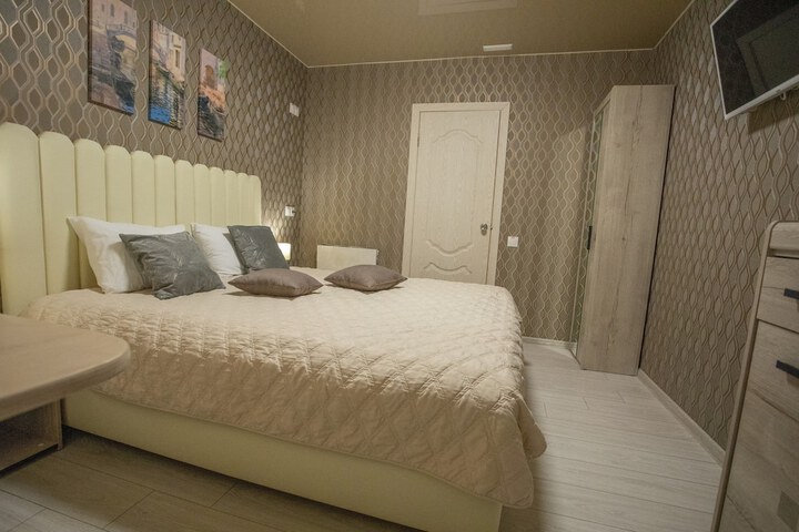 Room 16 of 61