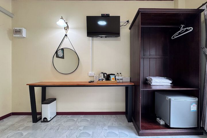 Room 27 of 62