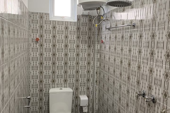 Room 2 of 5