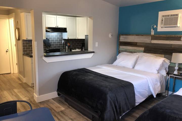 2 Queen Beds Connecting Rooms Lakeside (50 of 50)