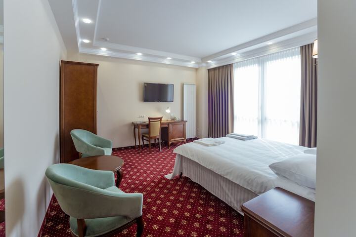 Room 25 of 49