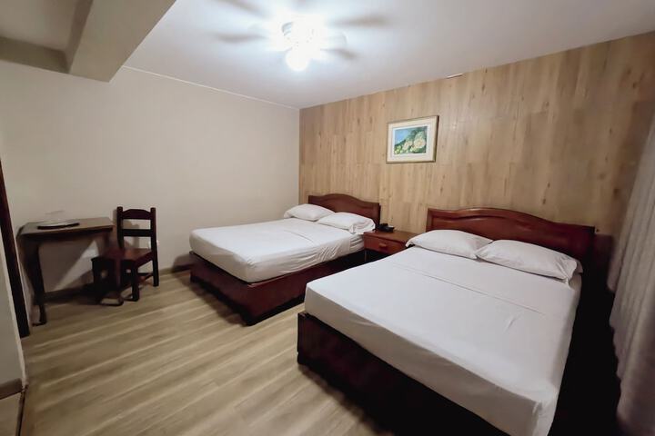 Room 8 of 32