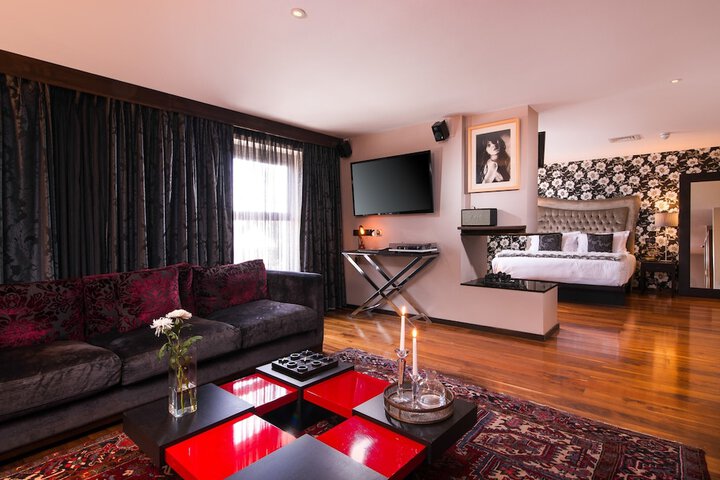 Room 48 of 95